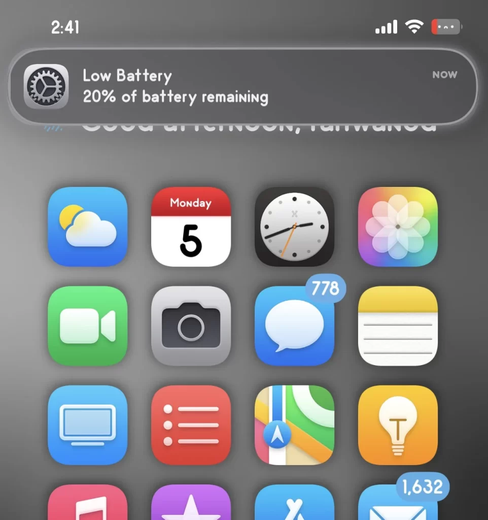 Low battery banner tweak ( Serotonin Jailbreak )